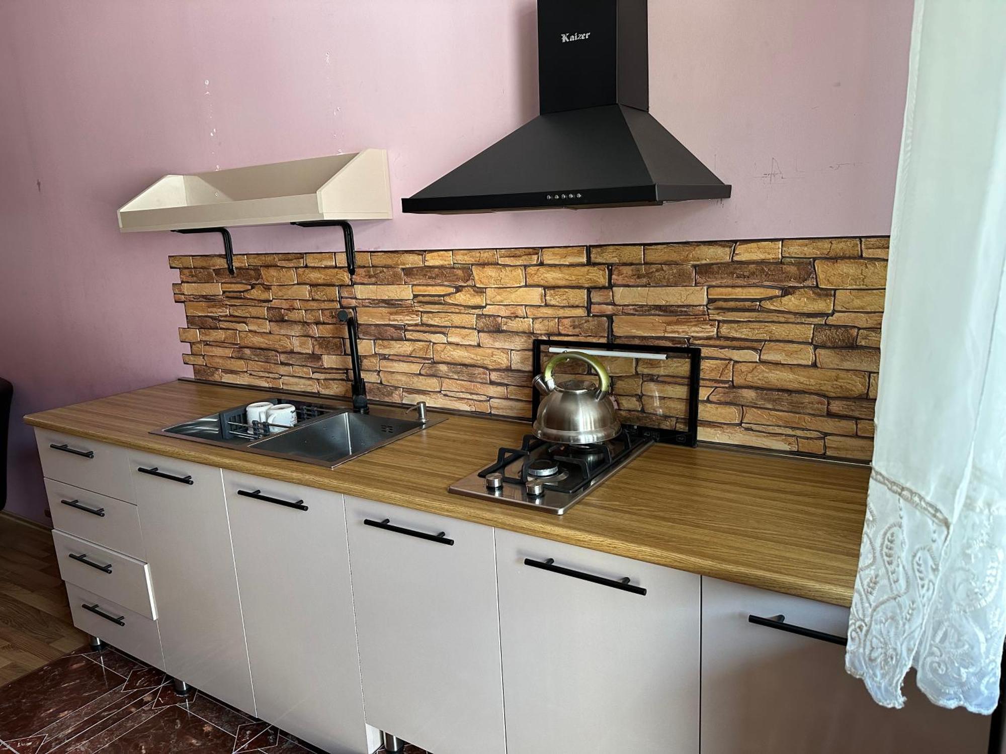 Guest House Nana Боржоми Екстериор снимка