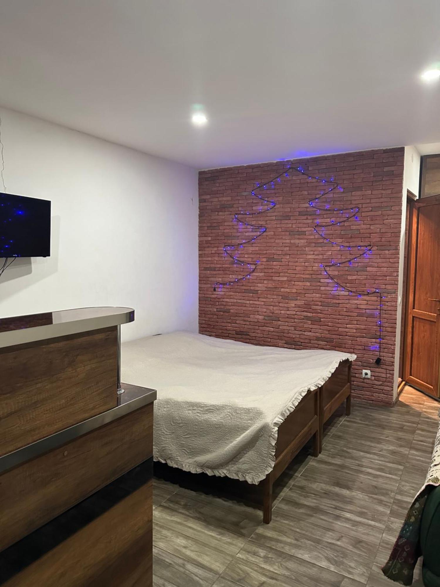 Guest House Nana Боржоми Екстериор снимка