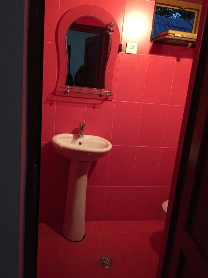 Guest House Nana Боржоми Екстериор снимка